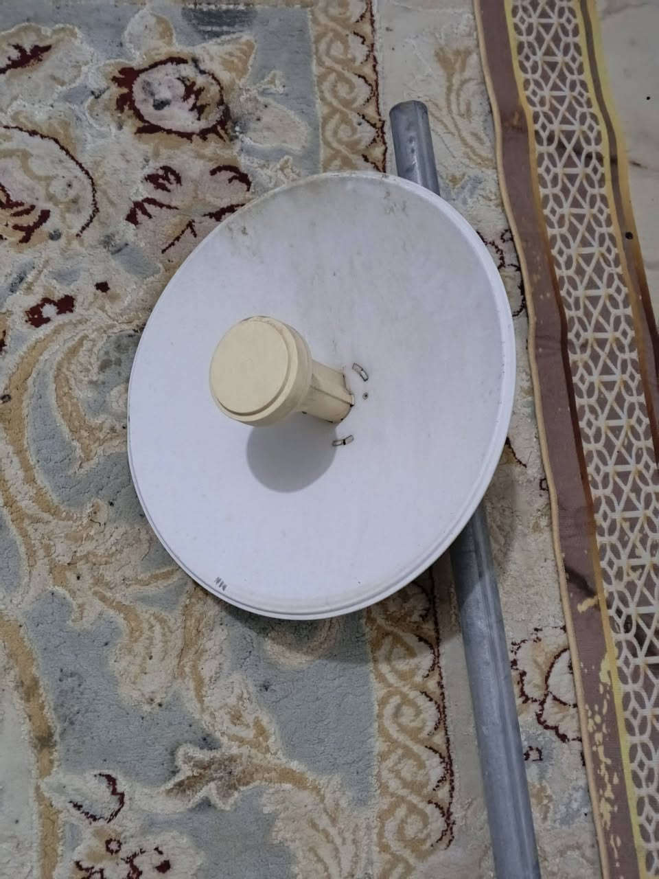 السلام عليكم صحن للبيع حجم كبير السعر50      ***********
