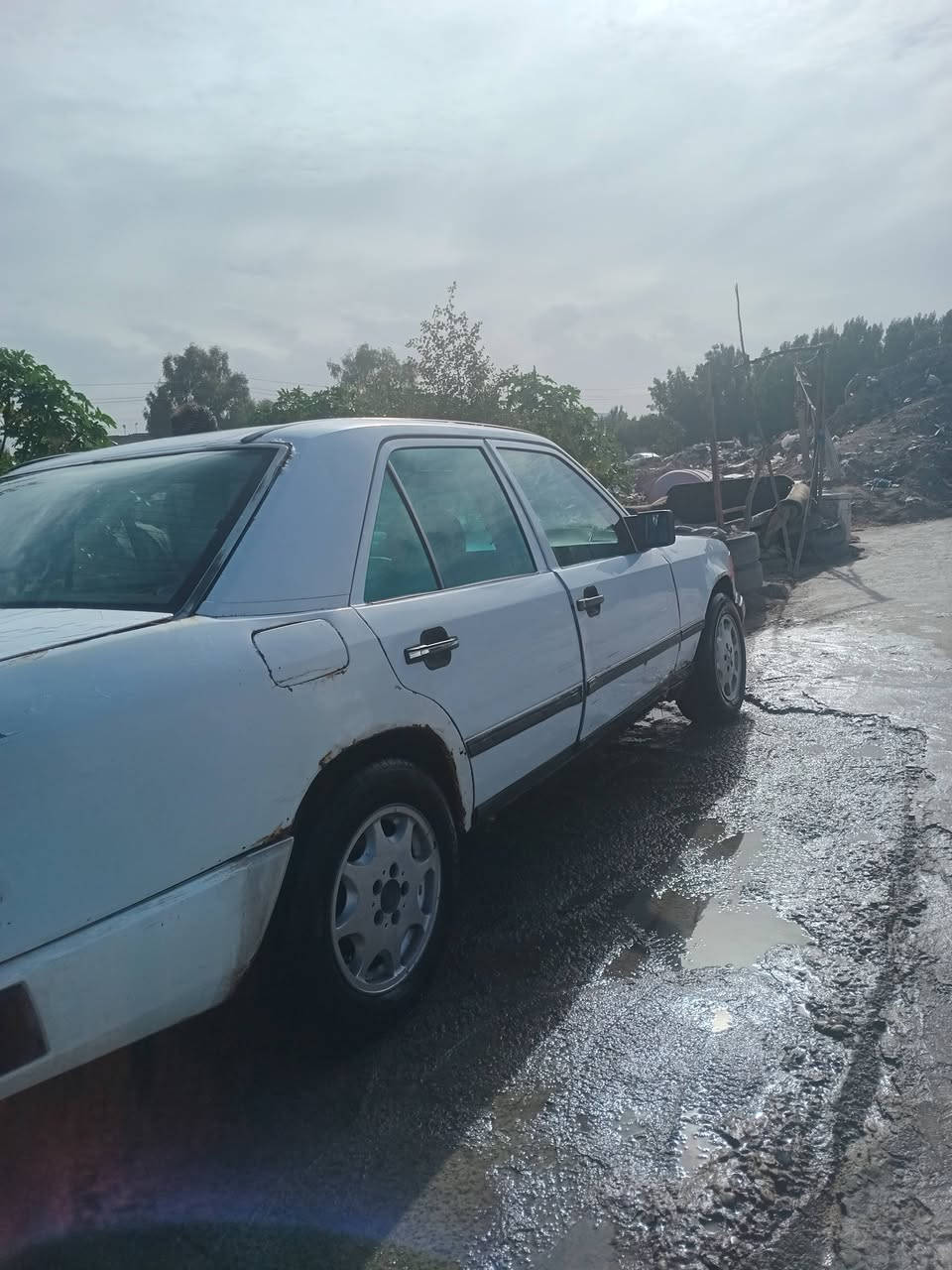 سلام عليكم مارسدس دب موديل 86كامله السياره معمره عوزه فقط تنكجي وصبغ شوفت عينك كامله سيارب من حدادين كير جديد محرك جديد كامله سياره من كلشي رقم بغداد الدولي سعره 36وبيه مجال حك الجيه اتصل عل رقم ***********
