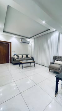 ⸻  🏢 عرض شقق للإيجار – مواقع مميزة 🏢 📍 الكرادة داخل – الكرادة خارج – ا...