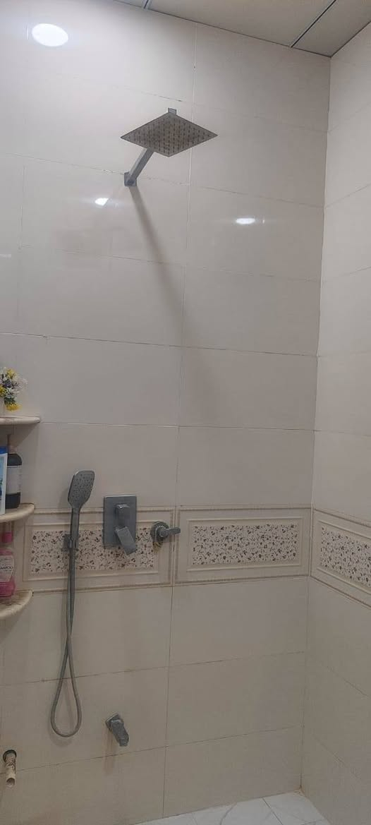 (بيت للبيع دولان أربعة متر عرض بناء)       (حديث في الجزائر قرب بن غازي)
■■■■■■■■■■■■■■■■■■■■■■■■■■■■■

🌍بيت للبيع في حي الجزائر بناء جديد 

🌍مساحه الدار 243 متر البيت دولان واجهت المدخل 4متر

🌍يحتوي على غرفتين وصاله ومطبخ وصحيات 

🌍واستقبال ومناور وحديقه داخليه 

🌍البيت يباع مع الأثاث 

🌍جاهز للسكن #ملاحظة #سعر #البيت 215 مليون 

للإستفسار والمعلومات اكثر مراجعة مكتب آملاك للعقار والمقاولات العروبه شارع المتحف قرب مطعم كودو كودو او الاتصال على الأرقام التالية 

***********

***********

@الجميع
