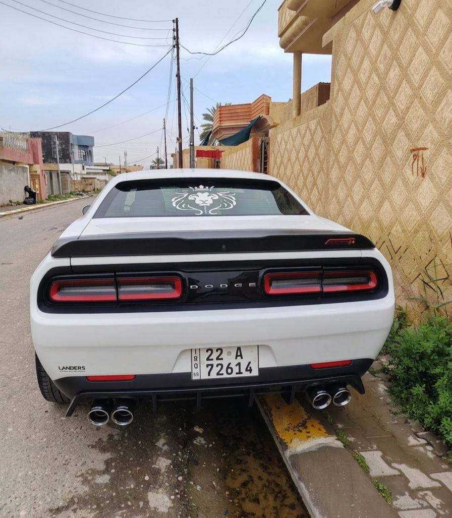 السلام عليكم 
دوج جالنجر V6 SXT 
الموديل 2017 
رقم اربيل 
ماشيه 90 
الضرر جاملغ امامي وجاملغ خلفي بدون دواخل البنيد محدث 
السياره جديده وحلوه مابيها الشخط 
عليها برمجه مراوح وحماوه 
عليها شاشه اصليه مال GT 
تايرات تو سايز اصلي 
وياله سكان باك 
دفيوزر وترتيب زرع عدسات  السياره مصروف عليها خير من الله 
محرك كير تبريد تدفئه كله شرط 
السعر 160 $ 
مكاني صلاح الدين بيجي 
***********
