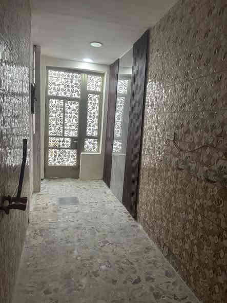 السلام عليكم بيت للايجار بحي الجهاد ديوان المخابرات مساحة 75 متر واجهة 6 ونص مدخلين الطابق الارضي استقبال كبير مع هول وخدمات الطابق الثاني غرفة اطفال مع غرفة سويت وبالكون ايجار 500 قفل للعلم بدون دلالية للاستفسار ***********
