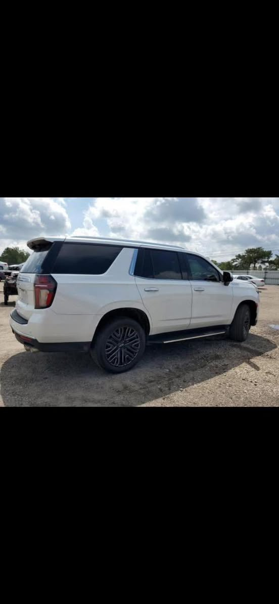 تاهو هاي كانتري 2022 رقم بغداد باسمي السعر 38000$ بيع او مراوس بلاندكروز موديل 2017 لحد 2020 رقم ت *********** العنوان بغداد بيها صار شخط بالجاملغ الأيسر ونصبغ  وياه توحيد البابين حادث امريكا تعديل بارد بالجاملغ والباب
