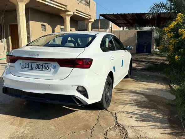 السلام عليكم
كيه سيراتو موديل ٢٠٢٤ وارد خليجي مكفولة كفاله عامه فقط رصعتين بيهه السياره فقط السياره جديده معنه الكلمه جاهزه منقصهه شي
كير مكينه صدر كله جيد ومكفوله
محرك ٢٠٠٠ دوش
موديل ٢٠٢٤
نص فول
وشرط التحويل
وشرط السونار
مكان السياره المحموديه
السعر 179
بيهه مجال الطيبين
الاتصال او استفسار 
***********
*********** بغداد
