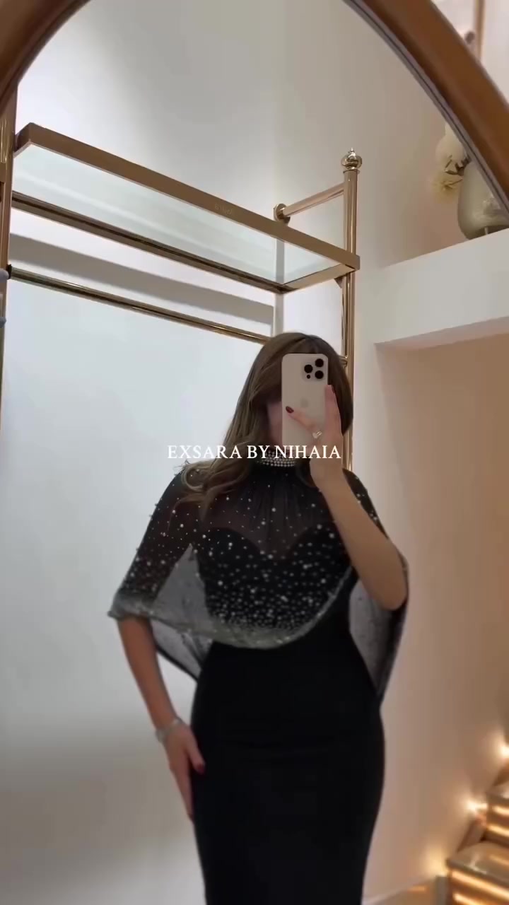 فستان مطعم بالكريستال ✨👗**
 * **الخامة:** يأتي مع **بطانة مطاط** مرنة تضمن لكِ الراحة وحرية الحركة (**شرط الفحص**).
 * **القياس:** فري سايز يلبس بامتياز لغاية **85 كيلو**.
**القطعة المثالية لتكوني نجمة السهرة.. اطلبيها الآن!** 💎🛍️
سعر القطعه ٣٥ الف 
توصيل جميع محافضات 5


**إذا كنت صاحب هذا الإعلان وتريد حذفه لأي سبب، رجاءا أرسل رسالة إلى الدعم الفني**