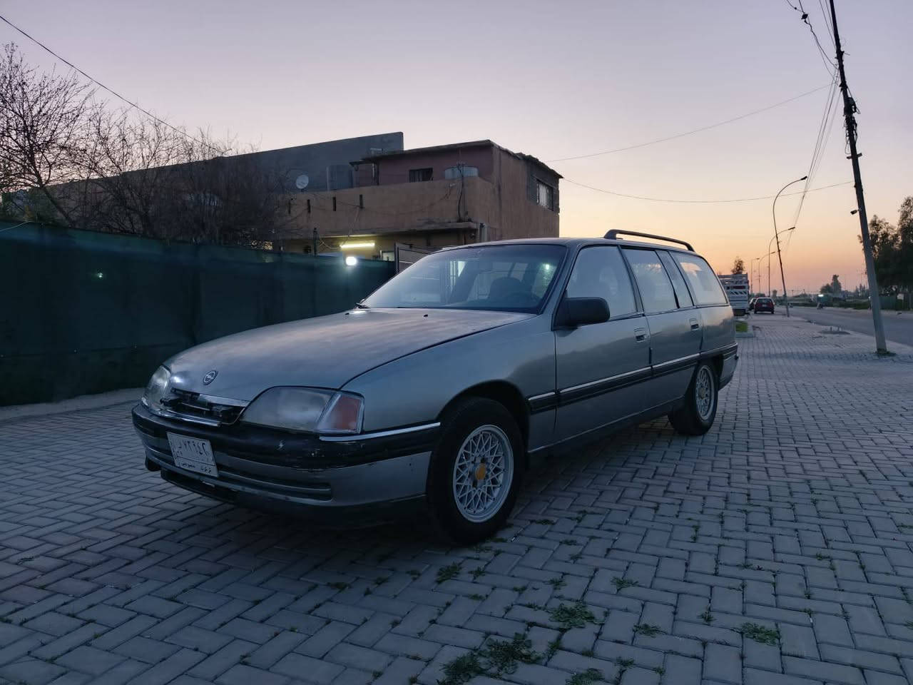 السلام عليكم اوبل اوميگا حجم 20 موديل 92 رقم كركوك الماني سنويه عظم عاج شرطه الوكاله والتحويل محرك گير صدر تايرات كله بشرط سياره احلى من الصور سياره جاهزه ما بيها كل نقص للبيع او المراوسه حسب القناعه
السعر 27 وبيها مجال بسيط للشراي
 العنوان كركوك
 رقم الهاتف***********
