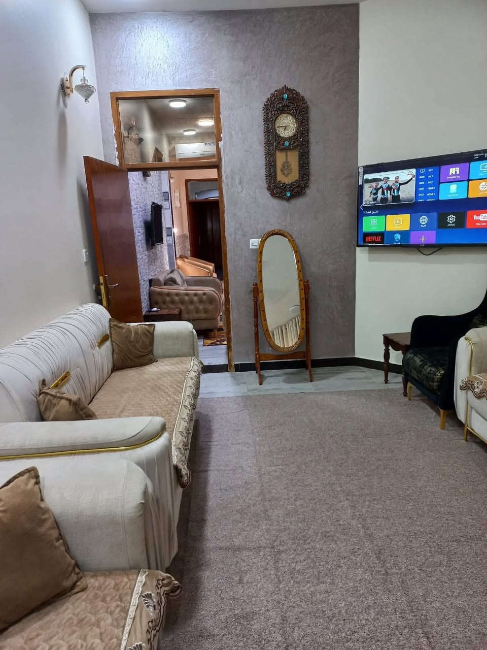 🛑 دار سكني  للبيع 🛑
المنطقة :  الإسكان 🚩
اقرب نقطه داله : خلف معهد الفني 

المساحه :  120✅  مطلوب مبادره ٦٧مليون 
      

التفاصيل :  بناء حديث كونكريت مسلح
غرفه نوم وصاله ومطبخ وصحيات وستقبال ومنور 
     
للاستفسار 
     مراجعة مكتب رسول الوزني للعقار  
الديوانية . حي الصدر الاول.شارع اسواق طيبة
 للمعلومات ولمزيد من التفاصيل ⬇️
       مراسلة الصفحة  
      او الاتصال 

***********
