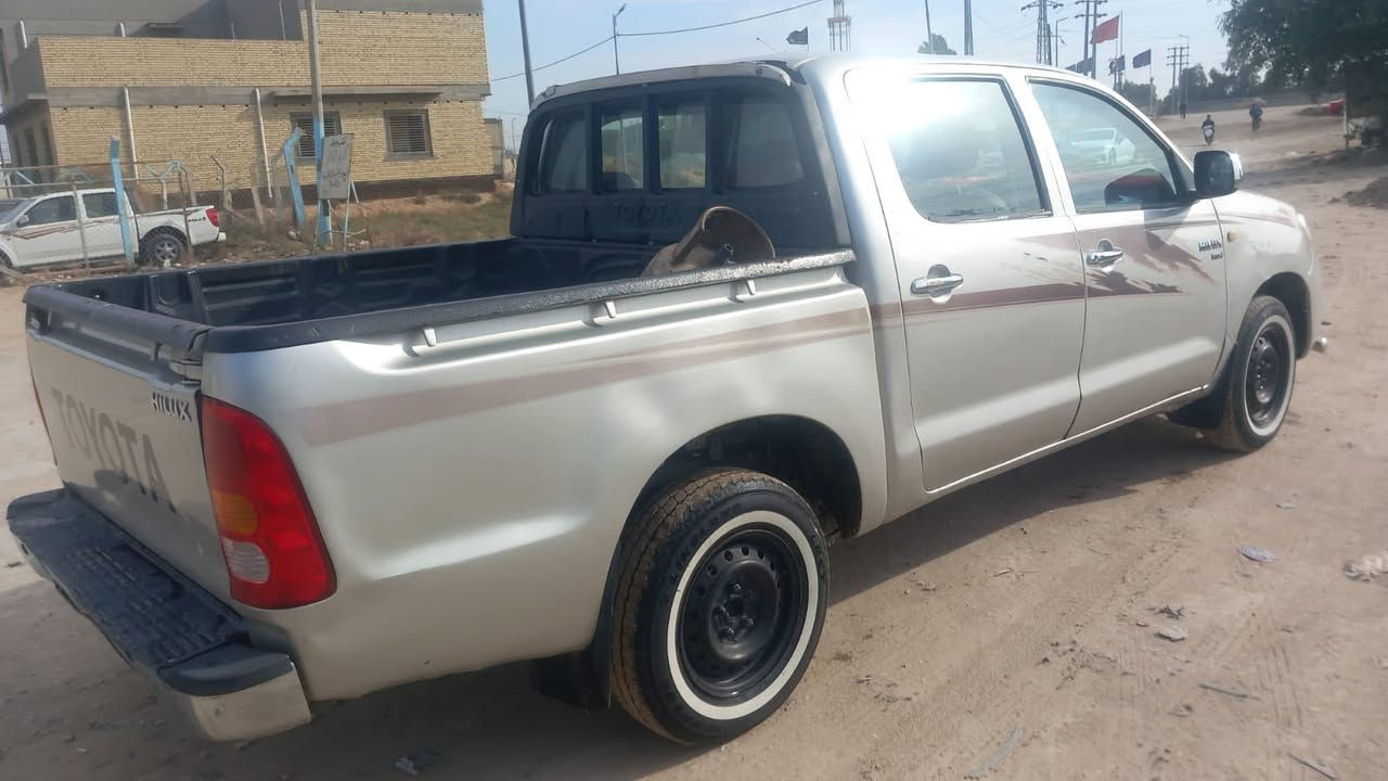 السلام عليكم،  تويوتا هايلوكس ٢٠٠٦ ، مصبوغه عام جماليه،  السعر 112$ وبيه مجال كير عادي تخم تاير ، باتري جديد ، تبريد ، تدفئة، مكان السياره ديوانيه قضاء عفك، السياره ما تصرف عليه ألف.
للاستفسار 
‭0780 279 2540‬
