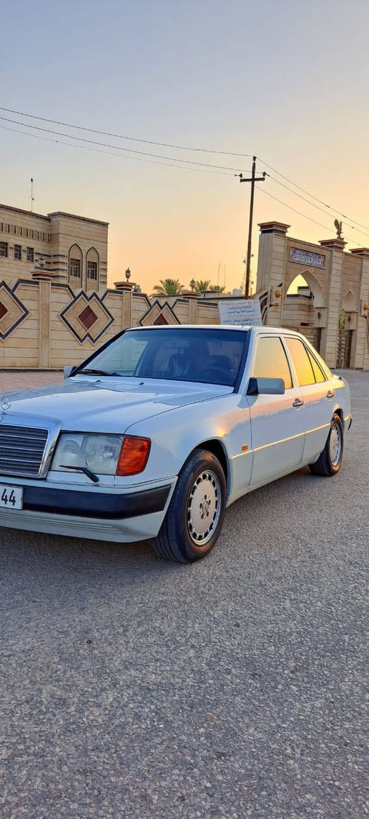 السلام عليكم دب 300 موديل 88 محدثه 91 رقم بغداد مكانه بكربلاء السياره بيه صبغ صفحه وحده صوب اليمنه الباقي مكفوله من الضربه وصبغ محرك بطه تبريد ❄ثلج كهربايات كله شغاله حداديه جديده لايت زنن سنتر لوك قواعد دبل شركه السعر 60 ومراوس ترهم ونطي فرق  ***********

