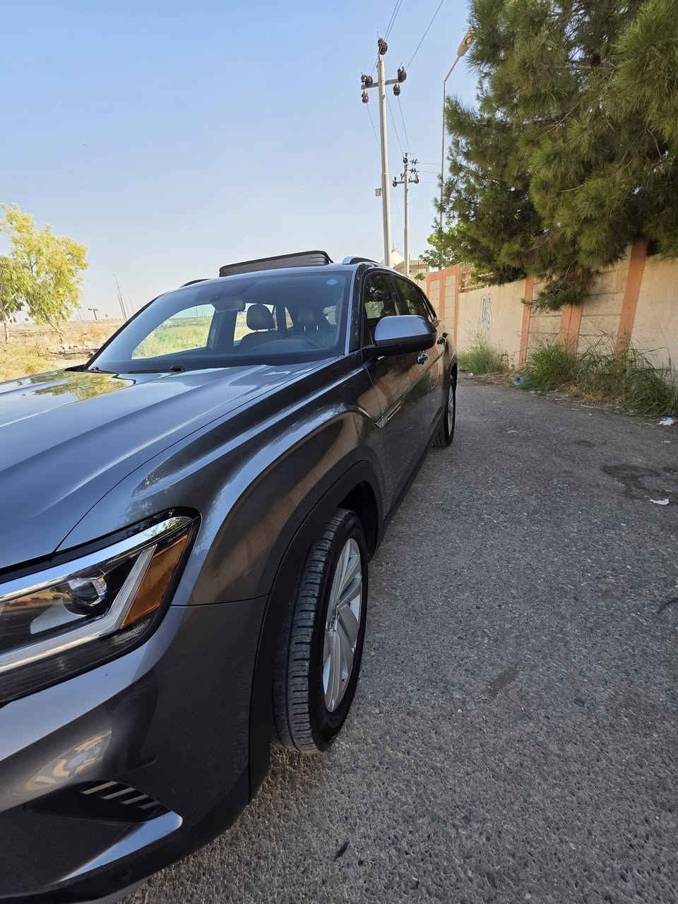 السلام عليكم
اطلس كروس 2023
الون :نفطي 
فول مواصفات ماعدى awd 
يعني سياره تو ويل 

ماشية :58 الف كيلو 
مكينه 6سلندر 
بانوراما

ضررها : چاملغ + باب  ضرر صفحة السكن
*********** واتساب كورك 

السعر :25500$
مكان سيارة ارببل
