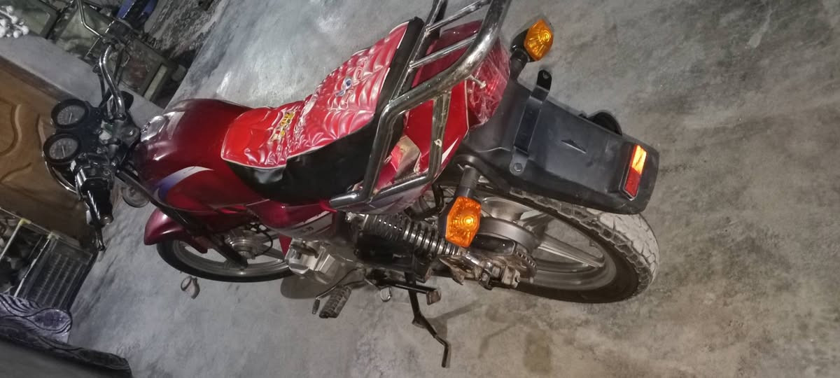 للبيع دراجه دايوان موديل2019 أوراق اصوليه دراجه مابيها اي نقص بيع مستعجل مثل ماواضح بالصور السعر800الف وهذا رقمي للتواصل***********
