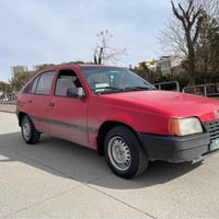 أوبل كاديت • مكينة ممتازة • كهرباء كاملة