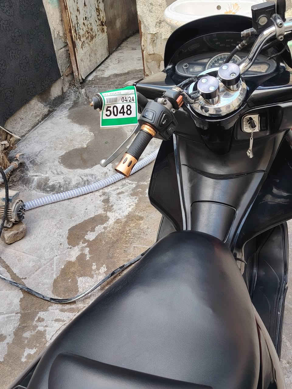 سلام عليكم دراجه بي سي اكس جيل الاول للبيع السعر مليون و 200وبيها مجال الدراجه مجفته تجفيت وكاله مكان بغداد سبع اقصور هاذ رقمي ***********
