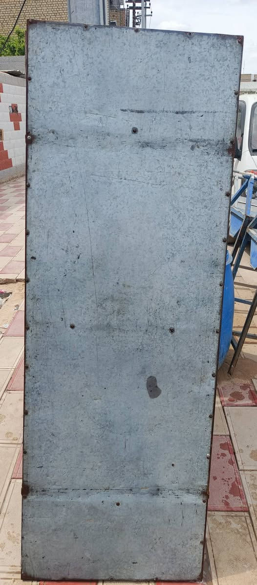 ميوزه حديد للبيع العدد 50ميز سعر الواحد 25قفل العنوان واسط قضاء الحي *********** 
@@
