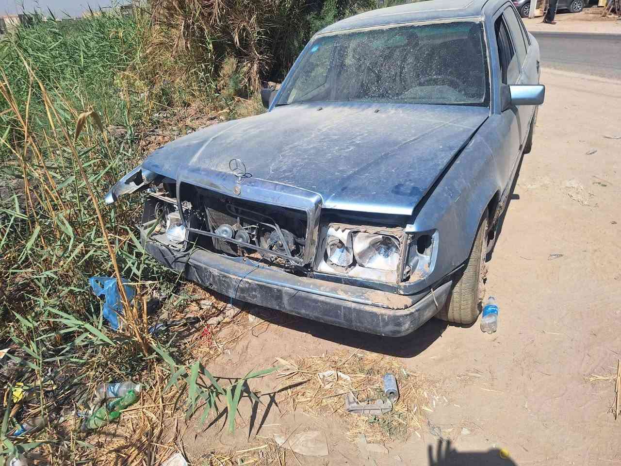 السلام عليكم مرسيدس للبيع على ضربته محرك بطه 2500 السعر 30 وبيه مجال بسيط للستفسار اتصل 
***********
***********
