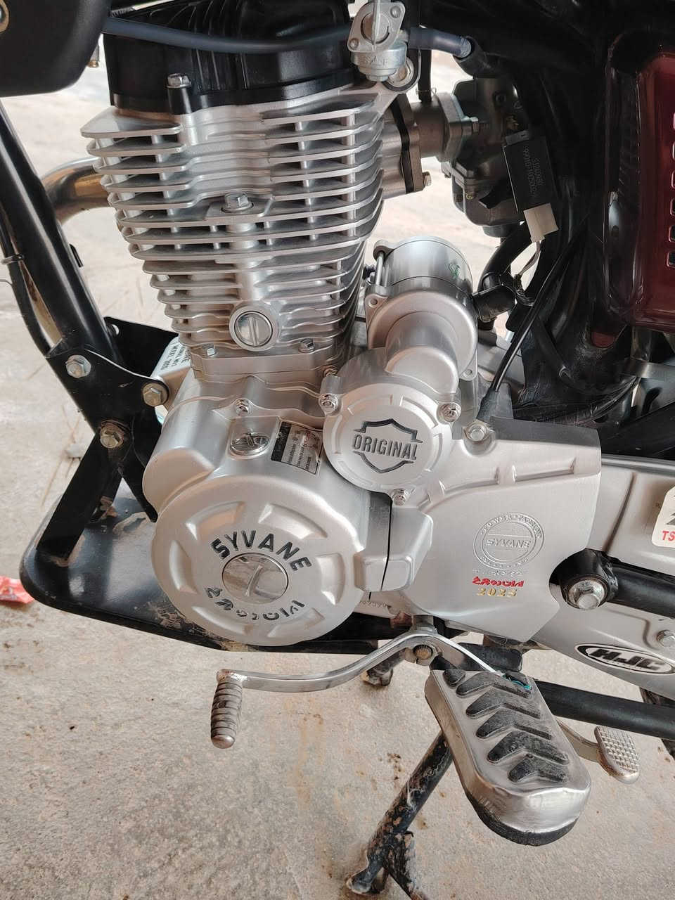 سلام عليكم موطور لل بيع سافان موديل 2025 السعر670بي مجال رقم ***********
