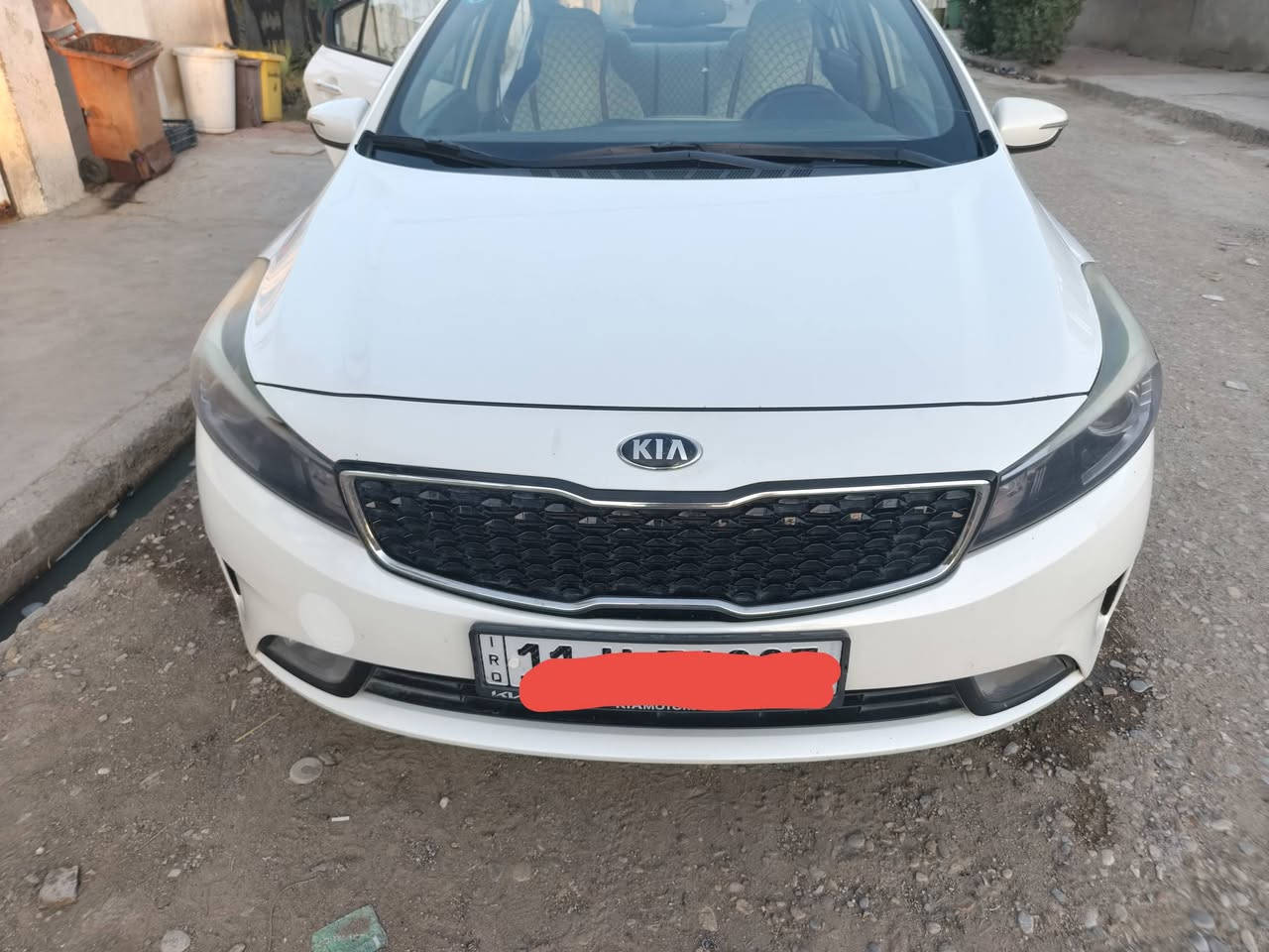 سلام عليكم..
كيا سيراتو 2018 خليجي بأسمي ماشيه 157.. مكينه 1600 بيها بارد اقل الشبر بالباب مؤشر بالصوره.. 130 ومجال بسيط..
***********
