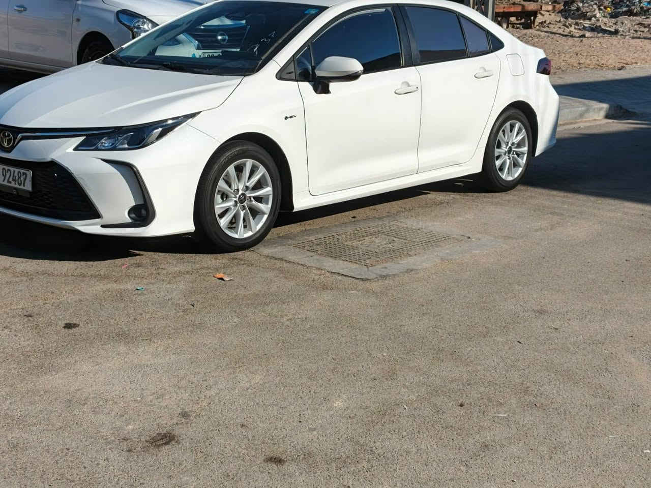 اخوان السلام عليكم مراوس بهايلوكس او شبوط نظيف سياره كورولا 2025 كفاله عامه سياره فولا للاخير شكل الخليجي سياره مكانها بصره سياره باسمنا  .. ***********
