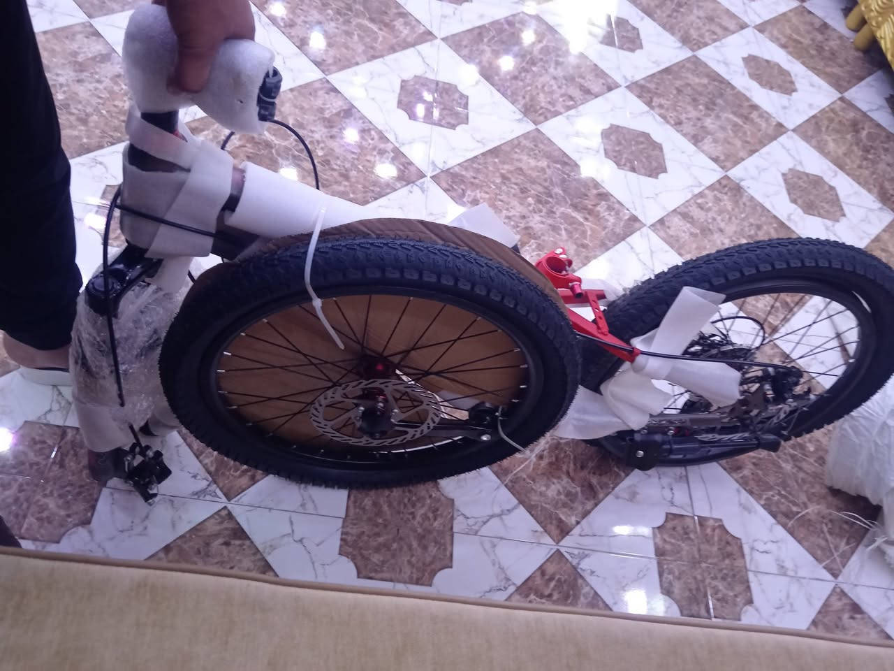 السلام عليكم
بايسكل حجم ١٦ بعده ممشدود للبيع


**إذا كنت صاحب هذا الإعلان وتريد حذفه لأي سبب، رجاءا أرسل رسالة إلى الدعم الفني**