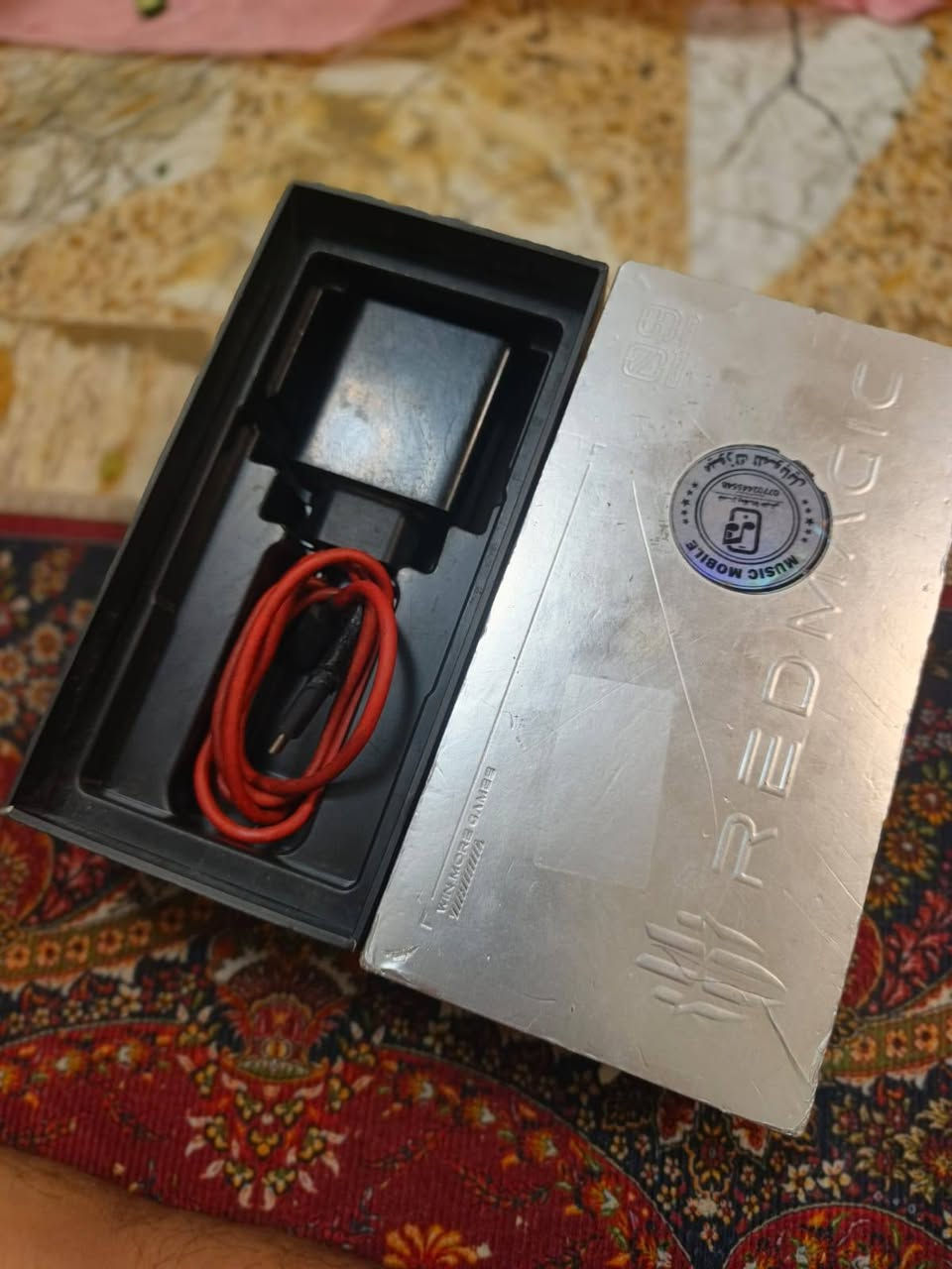 سلام عليكم ريد ماجك 9 برو للبيع
نضافه 90 بل ميه كامل ملحقاته
سعر 550
رقم ***********
مكان بغداد الأمين 2
