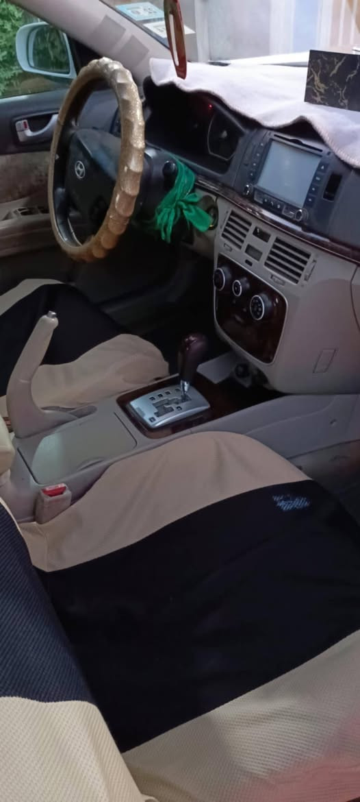 سوناتا وارد امريكي موديل ٢٠٠٧  ٦سلندر بيضاء اللون بحالة جيدة عنواني واسط كوت موبايل *********** بغداد, العراق
