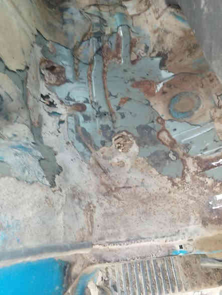 سلام عليكم اشتغل حداده خويس كافت السيارات داخل خارج مثل ما بين يمكم  بس بعد ما  ضربته كوسره ناعم مكان العمل الرمادي ابو طيبان قرب معمل لبورك رقم الهاتف ***********  حياكم الله  وسعر بل يحبه الله
