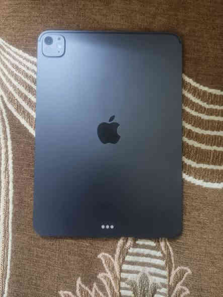 ايباد برو m4
11انج
ذاكره 256
بطاريه 95
سعره مليون 200وبي مجال بسيط
مكاني بغداد شرطه الخمسه
غراض وكارتون كاملات 
جهاز جديد 
شراي يتصل ***********
