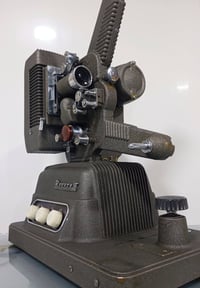 للبيع عارضة سينمائية ١٦ملم أمريكي Revere تحفة قديمة نادرة أنتيك يوجد ت...