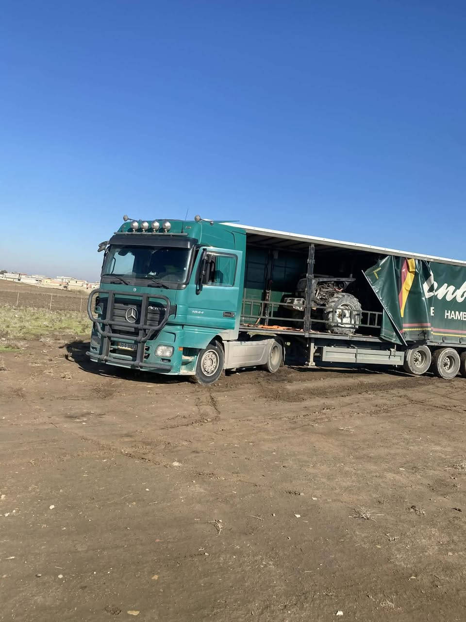 للبيع اكتروز مديل 2007 عربانه كرون بنز بريك مكفول كفاله عامه  رقم السلمانيه سنويه جديد مواصفات دجبول سلفر ثلاجه ريتايدر كلج 
العنوان موصل سهل نينوى السعر 390 وبيه مجال قليل 
للاستفسار اتصال ع ارقام التالي 
***********
***********
محسن فاضل
