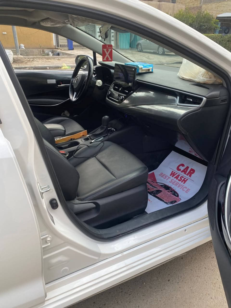 سلام عليكم
📍كورلا هايبرد وارد صين 
📍شكل خليجي 
📍موديل 2024
📍سيارة فول مواصفات 
📍كرسي كهرباء + فتحة 
📍سيارة مكفولة من صبغ بيه ضربة بسيطة ب جاملغ خلفي 📍والدوسة من جهة الصدر بصف سايق 
📍السعر (153) للاستفسار 
📍*********** واتساب 
📍مكان سيارة بغداد
