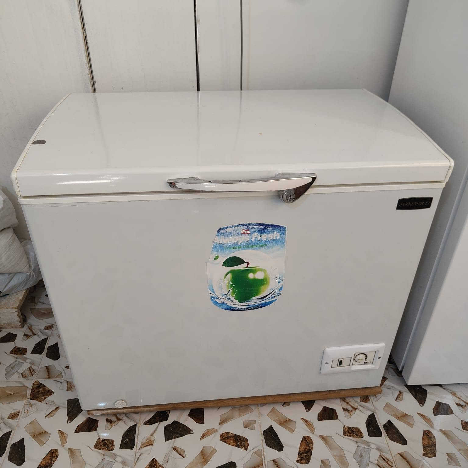 ثلاجة و مجمده مع تيبلام العنوان المهندسين الاتصال على الرقم*********** مكلف بالنشر
