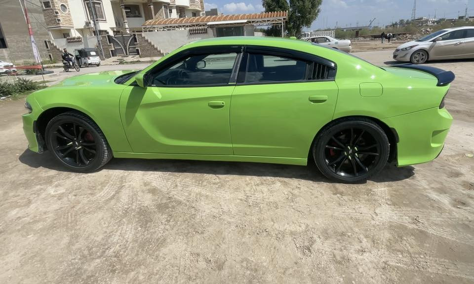 السلام عليكم جارجرRT بوليسي موديل 18 رقم بغداد نكليزي محرك هيمي السياره حادثها فقط  لغد الايسر والشاصي ومعدل راجع شركه مصبوغه عام تغيير لون نقصها بس تبريد وبيها منضومه غاز فقط توصل بواري الغاز مامتواجد ع الفيس السعر 138 وبيها مجال  بيع او مراوس مكان بابل الاسكندريه الاستفسار ***********
