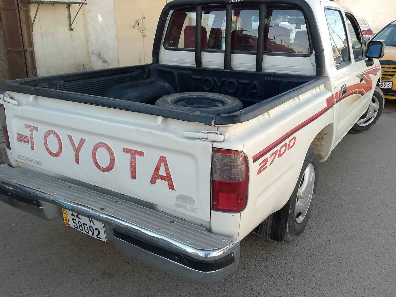 سلام عليكم بكم للبيع ٢٠٠١ رقم نينوئ دولي شرط تحويل محرك كير صدر كلو شرط جيل اكس فول  موصفات بدون صبغ فقط ملاحضات بسيطه السعر ١٢٨ بي مجال مكاني الشرقاط الشراي يتصل ***********
