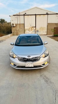 للبيع سيراتو 2015 خليجي نص فول رقم بغداد باسمي بيها قطعتين فقط شاشة ان...