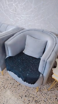 مفرش • ١٠ مقاعد • نظيف