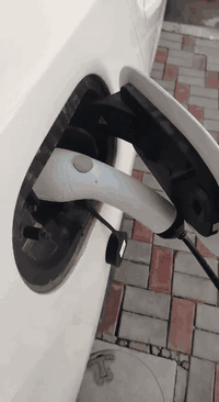 يوجد بوردات كهرباء لسيارات byd ذات منظومة حماية وأيرث 
للطلب مراسلة على الخاص او على الواتساب ***********
سعر البورد مع شيش الأيرث والتنصيب كامل كرسته وعمل 125 الف مثل ما موضح بل الصورة اخوكم عباس الكهربائي
