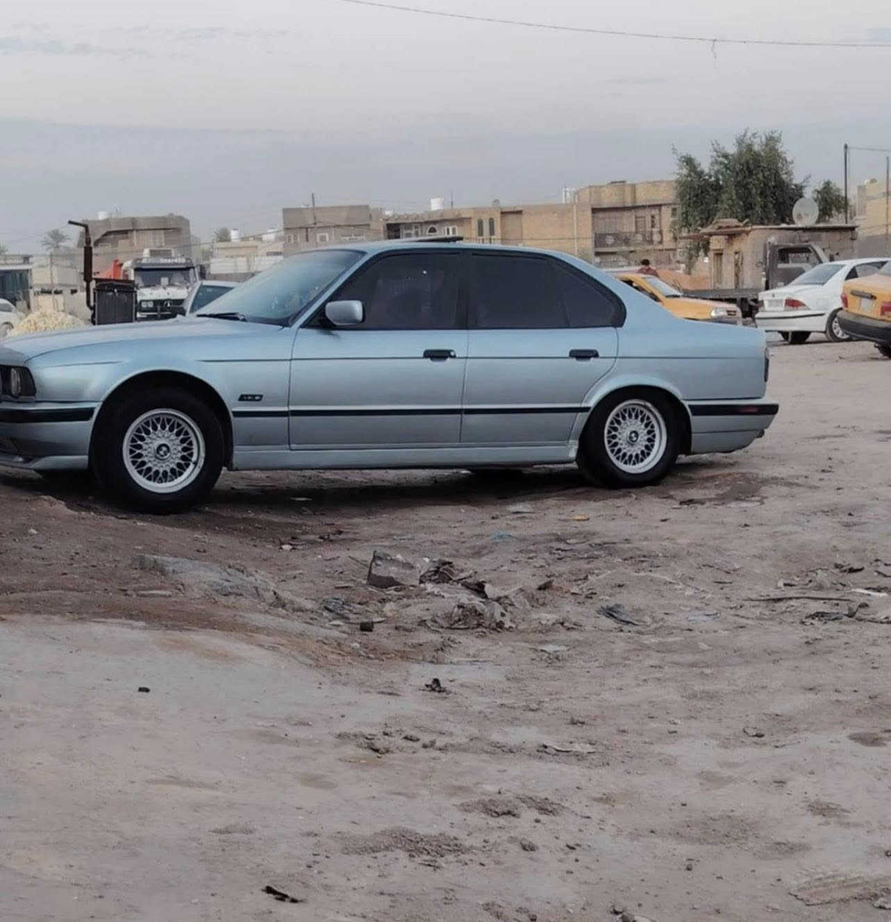 بي إم دبليو  525i  تك فانوس موديل91 اصل  مكينه عدله 
مسكر مكفولة لا تنقيص ولاتبخير  بدون حادث تخم تاير حداديه امامي خلفي فتحه سلايت تبريد تدفه كهربائيات كلهه شغال زنون مونيكا بيها
رقم سليمانيه سنويه لل26 السعر75وبيهه مجال العنوان كربلاء ***********
