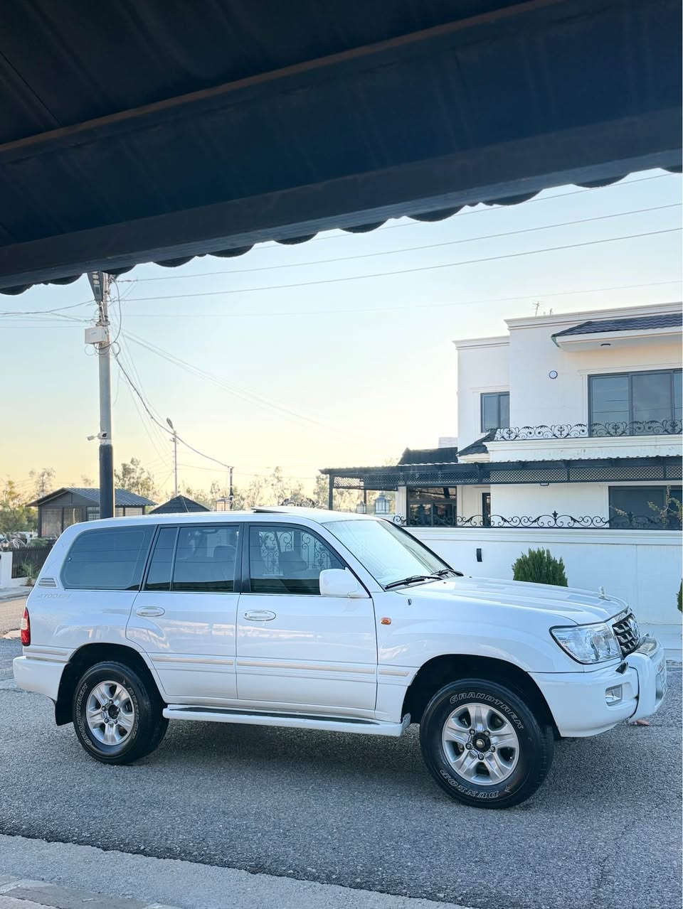 بۆ فرۆشتن...لبیع 
تۆیۆتا لاند کرۆزەر مۆنیکا موديل2006.   V8. V.XR 
شاشه وكاميره جه ك به رزو نزم ده بيت
گيرو مه كينه ى به شه رت بى عه يبه .   
بوياخى  نيه  قه پىو قوپ و  شوختى نيه  
فوول موا سه فات
 گير ئوتوماتيك 
ناو فورميكا 
ده بل ئه كسل  
سلايت
 سه لاجه 
حاسه كاميرا 
ته بريد مه ركه زي
بوياخي نيه
***********
***********
سعر ….!!!!!!! كويسينجاك, أربيل
