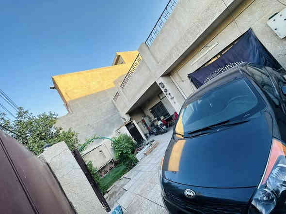 الدار للبيع 
الموقع الغزاليه 
شارع السايدين 
فرع اسواق تازه
المساحه 200 متر
واجهه 10
ونزال 20
بيت كبير متوفر بي كلشي 
***********
