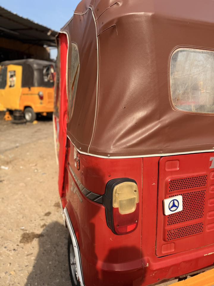 تك تك للبيع مديل ٢١ طالعه ب ٢٢ مكينه مكفوله والكشر مكفول بي خياس قليل كلش سعره ٦٥٠٠ وبيه مجال ***********
