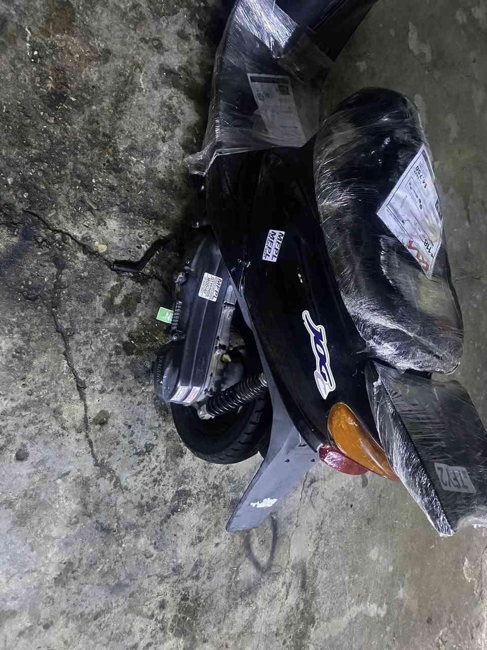 عصفوريه كامله سلف هندر بلاديه مكاني بغداد ب٣٠٠معروضه ***********
