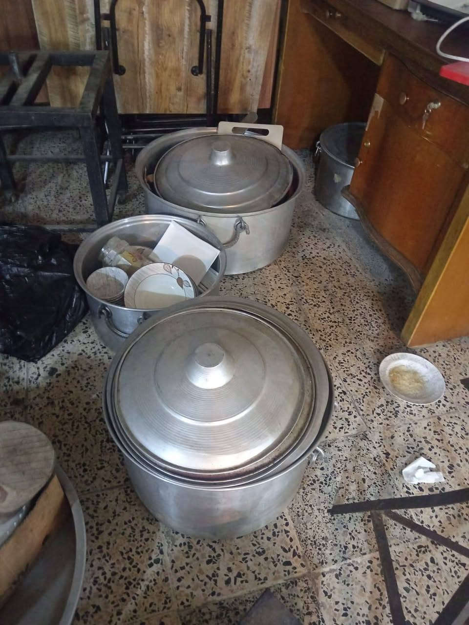غراض مطعم غربي للبيع
حاجه سعرها خاص 
ودك ودست جبير ملل مطاعم كله للبيع للتواصل 
***********
