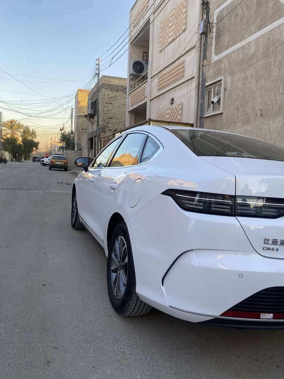 السلام عليكم BYDديستوير 2025 ماشية 2000 كفالة عامة مرقم بغداد بسمي رقم الهاتف (***********)
