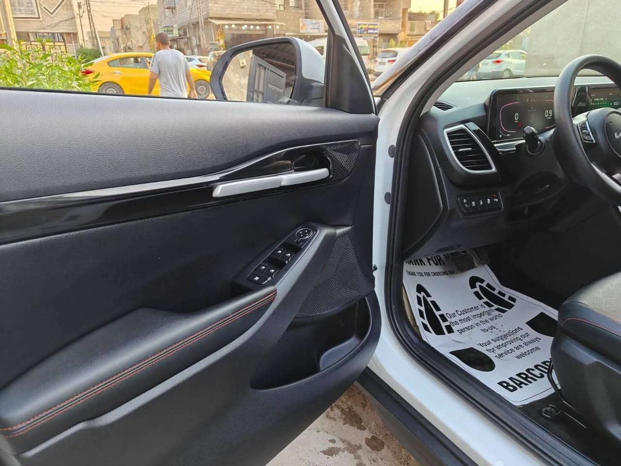 كيا سيلتوس
موديل ٢٠٢٥ 
فووول مواصفات بسعر ١٧٩ ورقة
رقم بغداد  
ماشية ٢٨٠٠ فقط بعدها زيرو 
المواصفات 
* 🔍 بانوراما + شاشة متصلة
* 🔧 محرك 4 سلندر سعة 1.5 لتر دبل نوزل DOHC المرغوب بالكوري
* ⚙️ ناقل حركة أوتوماتيكي 
* 💪 عزم دوران 144 نيوتن/متر
* 🐎 قوة 113 حصان 
* ☀️ فتحة سقف بانورامية 
* 🔑 مفتاح تشغيل بصمة ابواب بصمة جنطة بصمة
* 🚦 نظام تشغيل وإطفاء أوتوماتيكي 
* 🛡️ نظام تحديد المسار 
* 🌪️ دفع ثنائي FWD
* 🔍 رادار أمامي وحساسات أمامية وخلفية
* 🛋️ مقاعد جلدية أصلية 
* 💡 إضاءة LED وزينون 
* 🔑 دخول ذكي بصمة 
* 🛞 ويل كب 17 انش 
* 📏 6 أكياس هوائية للسلامة 
* 📱 شاشة ديجيتال متصلة 
* 🎥 كاميرا دوارة 
* 🚀 مثبت سرعة
* اوتو هولد
* اوتو ستوب
* تبريد قطعتين 
* كاميرا مشاهدة خلفية
* يدات نيكل 
مكان السيارة الكوت
للتواصل مع الرقم
0773 661 3489
 واتس اب +أتصال
#كيا
#سيلتوس
