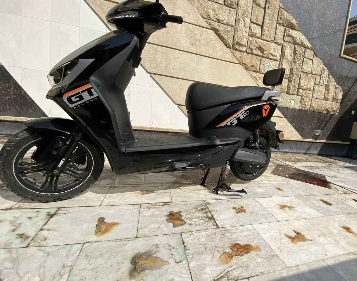 السلام عليكم دراجه شحن ياديا دراجه حلوه ونضيفه وجديده شحنه الوحده تمشي 60 كيلو  مع وصل شراء وضمان سنتين وصل باسمي  سرعته حقيقه 60 نضام بارك عالي ناصي أشاري يمنه يسره  دراجه جديده امانه لله استخدام قليل مكاني بغداد السعر 900 وبيه مجال اللا تصال ***********
