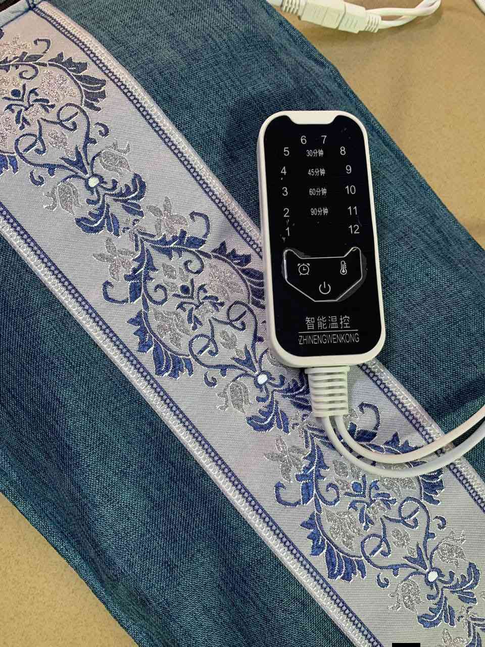 اول تم ٢٥ مع التوصيل
وسادة تدفئة كهربائية (بطانية كهربائية). 
تستخدم للتدفئة وتخفيف الآلام.
تتميز بـ 12 مستوى للتحكم في درجة الحرارة.
توفر إعدادات مؤقت متعددة (30، 45، 60، 90 دقيقة).
مزودة بوحدة تحكم ذكية في درجة الحرارة


**إذا كنت صاحب هذا الإعلان وتريد حذفه لأي سبب، رجاءا أرسل رسالة إلى الدعم الفني**