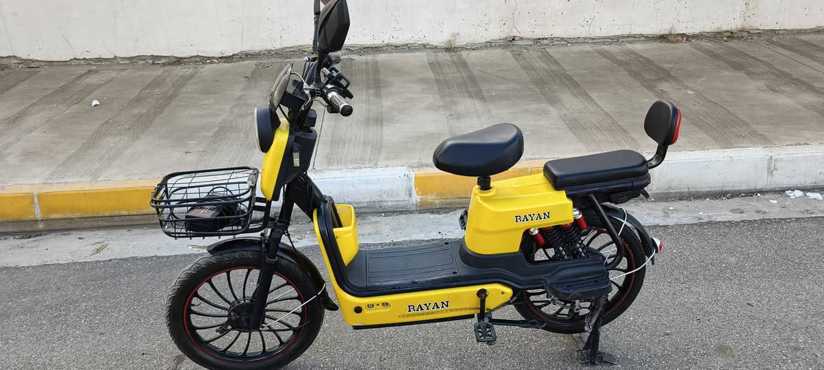 السلام عليكم
دراجه شحن
حجم 20 
شركه الريان 
بطاريات 5 بالشرط 
لايت بگ لايت
اشاير هورن 
2 سويج 1 بصمه 
بلوتوث شغال 
كله شغال بالشرط 
شاحنه بلاديه نضيفه 
سعر 300 
رقم ***********
