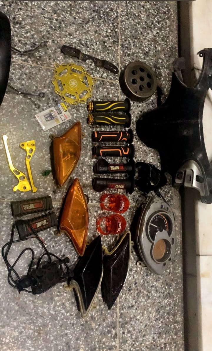 غراض  سكنس فحل تجوه مازده نقصها جامه بس ركبه سواد مجامع زوج  دشبول. اشاير زوجين   ❔ قبق فلاوين ذهبي يدات ذهبي  يدات سكليتر   تزويده دبل طاسه كلج خلفي بلاديه قاعده رقم بلادي قاعده تلفون هيه وشاحنه مالتها  تلبيسه طلاعات احمر واسود   شتريد اني بل خدمه توصيل موجود   تريد توصيل تريد تجي براحتك مكاني البنوك ***********
