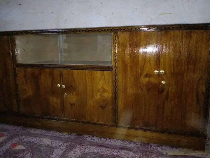 السلام عليكم اللهم صلي على محمد وال محمد  بوفية جديدة تسكام مترين ونص العنوان سدة الهندية منطقة العلكاية شارع العريض واتساب *********** السعر ٢٢٥ وبيها مجال
