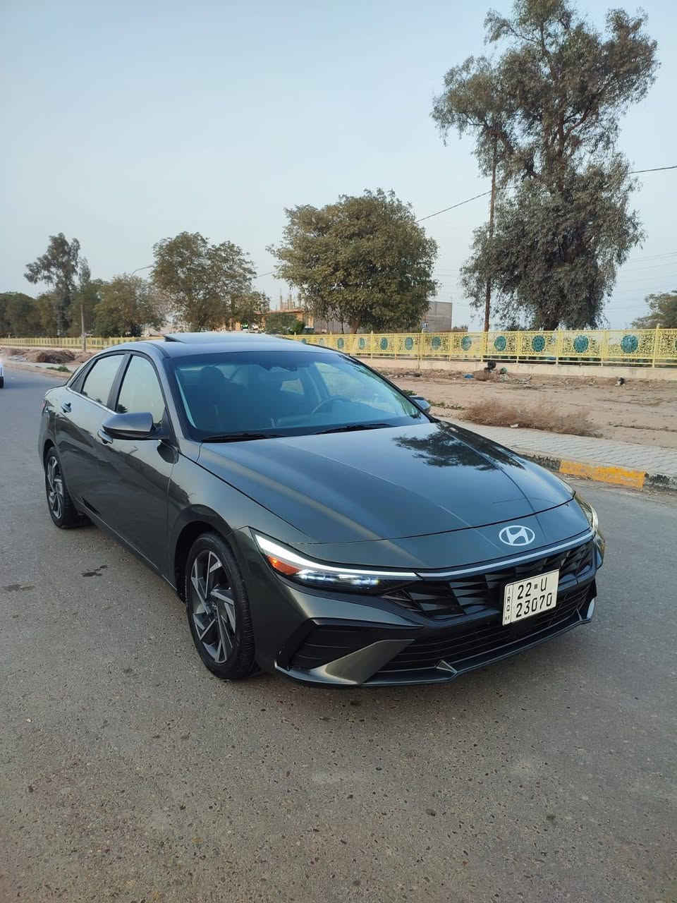 السلام عليكم
هونداي النترا للبيع موديل 2025 رقم اربيل الجديد 
لون زيتوني  دخول جديد  الحادث صبغ فقط جاملغ امامي + شبر بارد بالجاملغ الخلفي ايرباك طاك وراجع ستتم شركة
المواصفات 
فول 1/1 
فتحة 
بصمه + بصمه ابواب 
تشغيل عن بعد + داخل اسود بلاك 
شاشه الكتروني 
لد نهاري + لايت زنون 
فول تحكم استيرن
ثلاث انظمه قياده
السياره ماشيه 14 الف فقط السياره زيرو
رادار امامي مع رادار جانبي 
ويل كب توقف ذاتي عنده الاقتراب 
محرك 2000 دوش بانزين فقط
وباقي المواصفات المعروفه 
مكان السياره بغداد 
الهاتف ***********
الهاتف ***********
